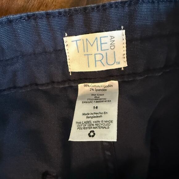 Time and True Cargo Blue Women Pants Size 14 Plus Size Dark Blue Pocket Ankle - Picture 3 of 4